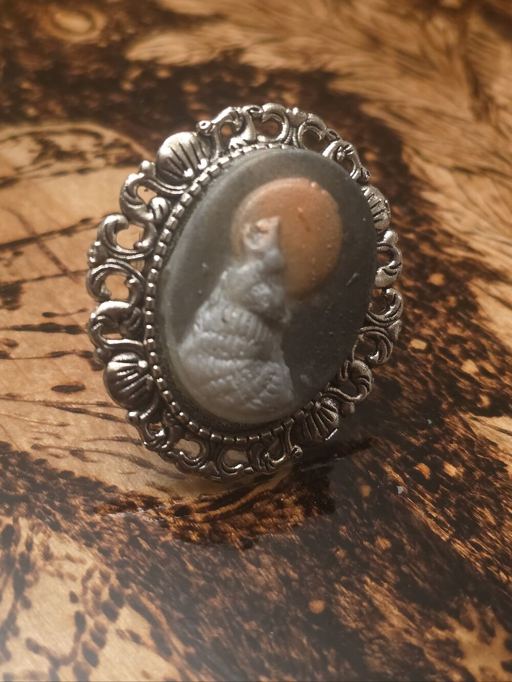 Wolf Howling At Red Moon Resin Cabochon In Silver Tone Adjustable Ring
